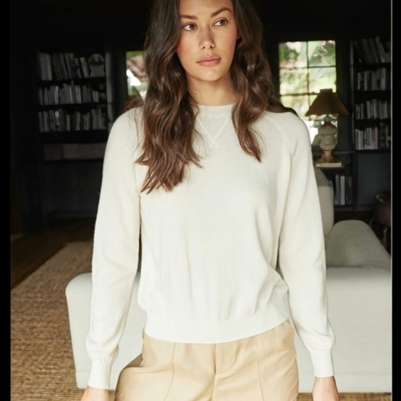Quince Sweaters - ✨ NWT Condition! Quince | Mongolian Cashmere Sweater| W Sz. M | Quiet Luxury